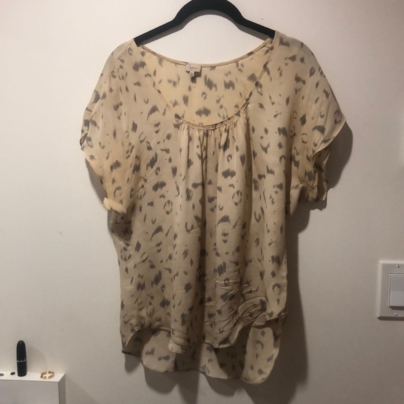 Aritzia short sleeve blouse - Picture 1 of 1